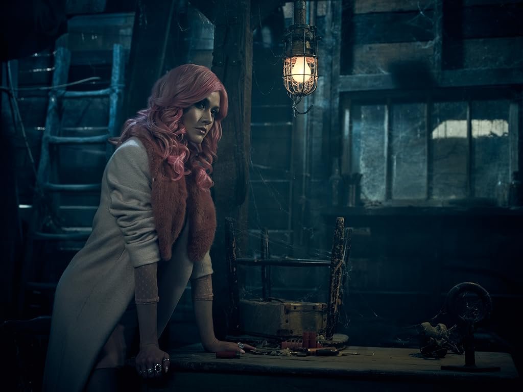 Katherine McNamara dans 'The Stand' (2020) rejoint le casting du film ‘White’ de Jake West
