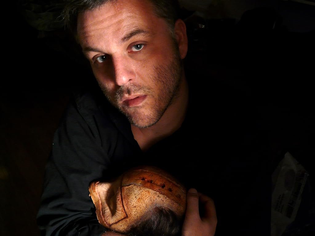 Après le superbe film 'Martyrs' de 2008 Pascal Laugier repasse derrière la caméra avec 'Nocturnal'