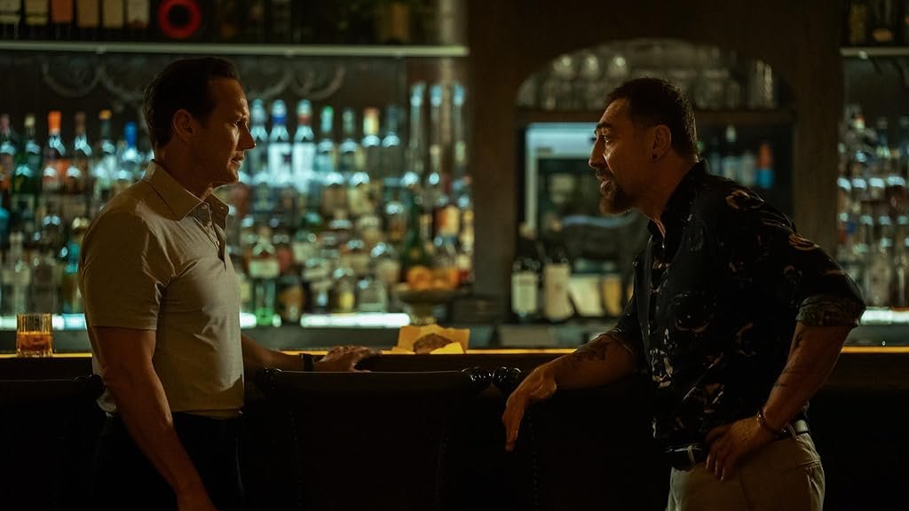 Javier Bardem et Patrick Wilson dans la série Les Nerfs à vif (2026)