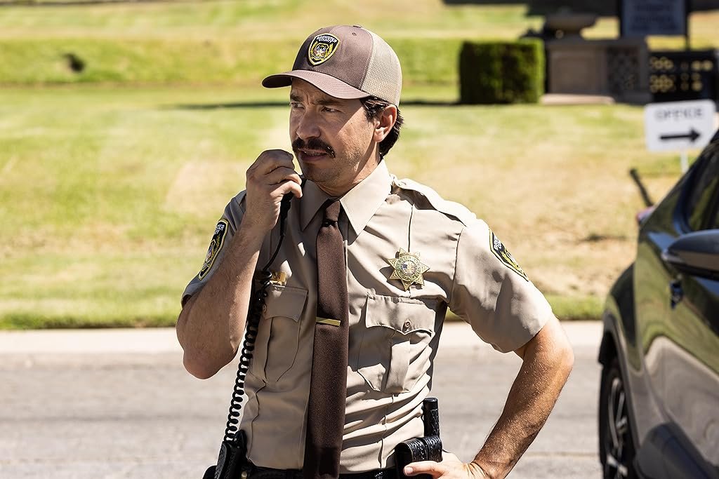 Justin Long dans Spin the Bottle (2024) rejoint le casting du film 'Stung' de Colin Minihan