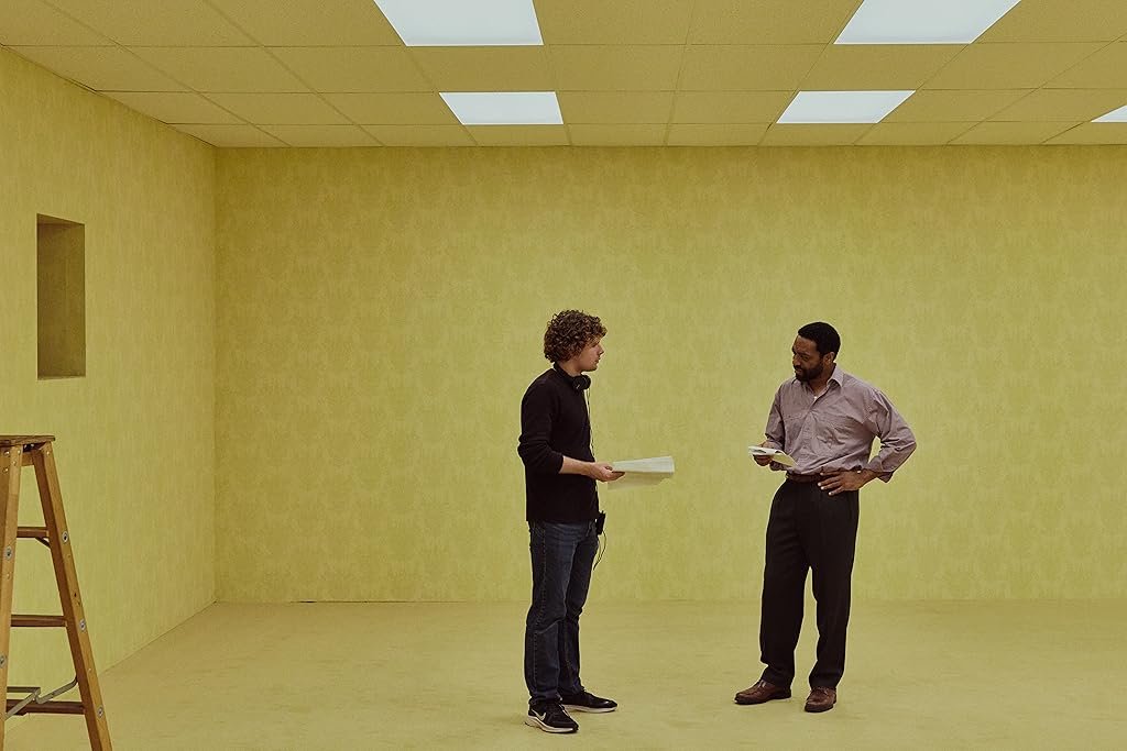 Chiwetel Ejiofor et Kane Parsons dans Backrooms (2026)