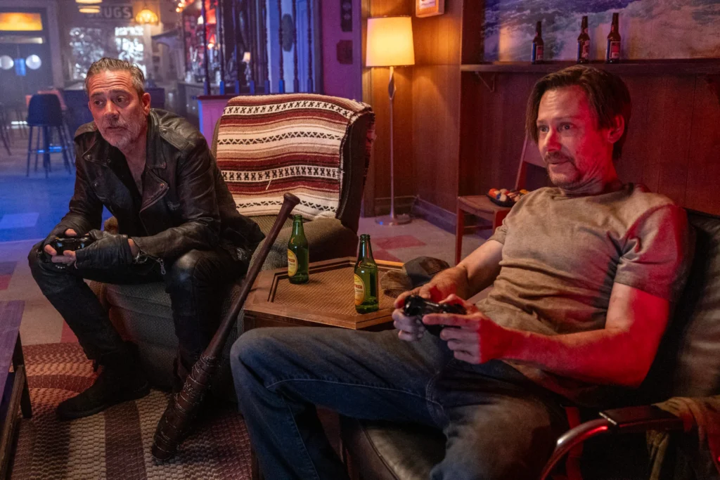 Lauren Cohan (Maggie Rhee), Jeffrey Dean Morgan (Negan) – The Walking Dead : Dead City – Saison 3, épisode X – Crédit photo : Robert Clark/AMC