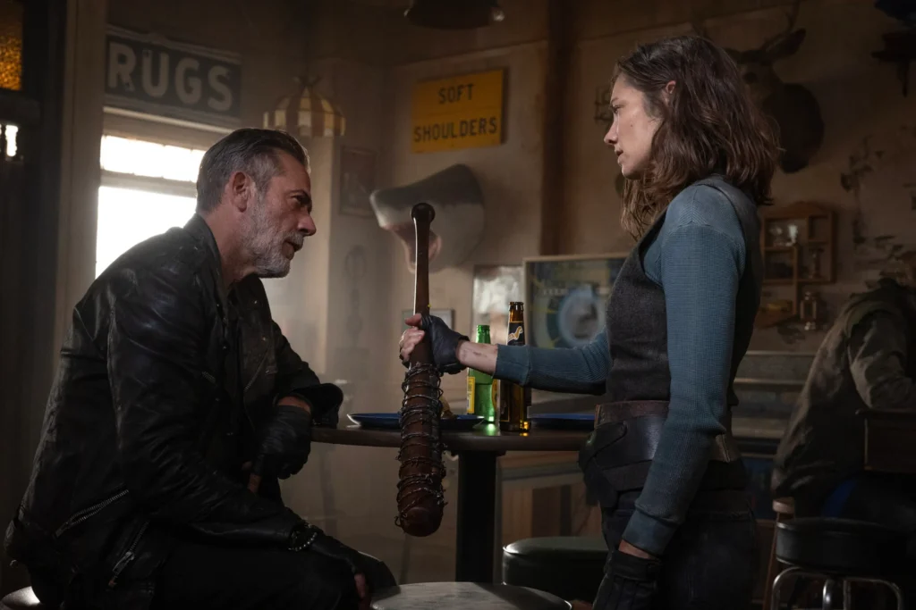 Lauren Cohan (Maggie Rhee), Jeffrey Dean Morgan (Negan) – The Walking Dead : Dead City – Saison 3, épisode X – Crédit photo : Robert Clark/AMC