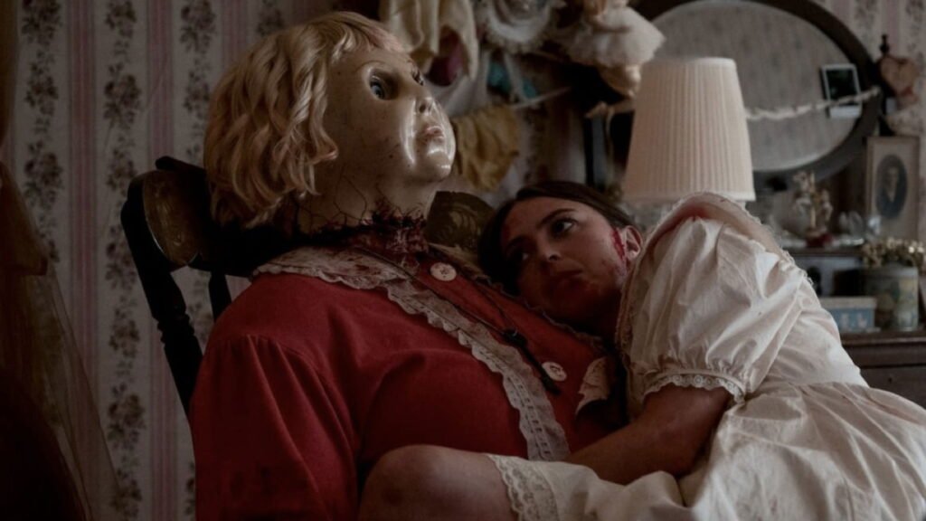 Max the Impaler et Fabianne Therese dans Dolly (2025)