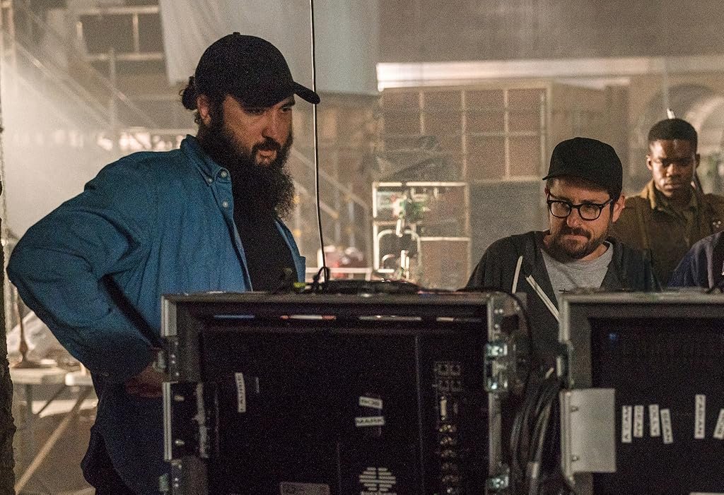 J.J. Abrams, Julius Avery et Jovan Adepo sur le tournage du film Overlord (2018)