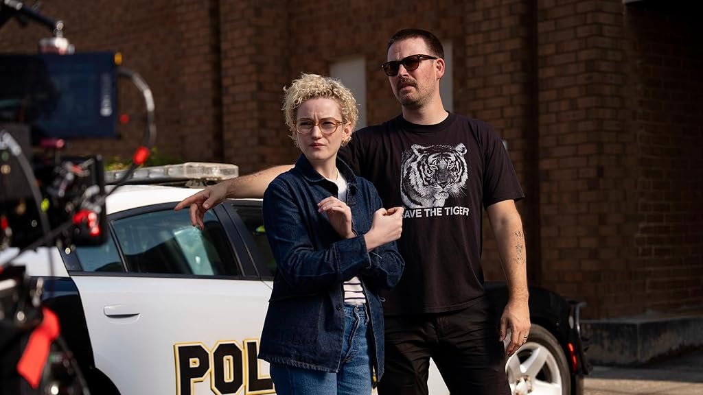 Zach Cregger & Julia Garner sur le tournage du film Évanouis (2025)