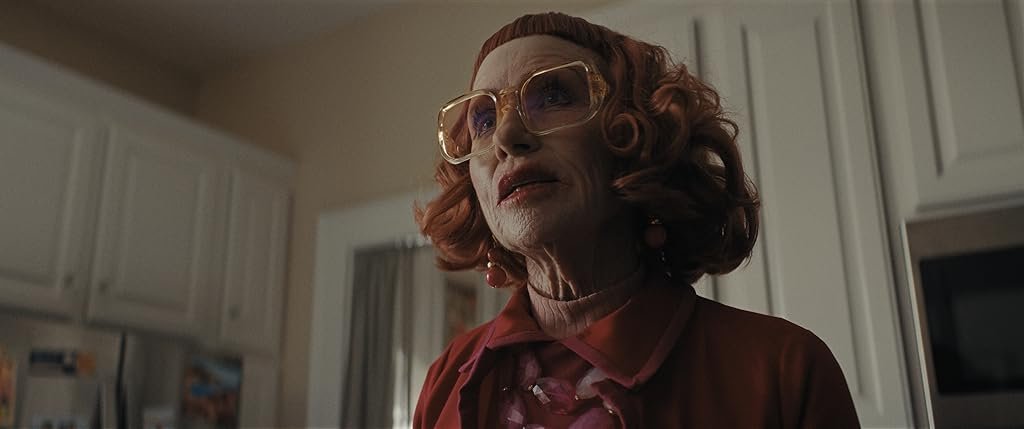Amy Madigan dans Évanouis (2025)