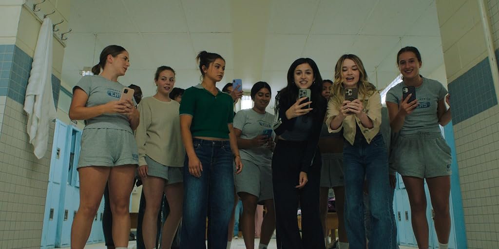 Josie Totah, Siena Agudong et Alison Thornton dans Carrie (2026)