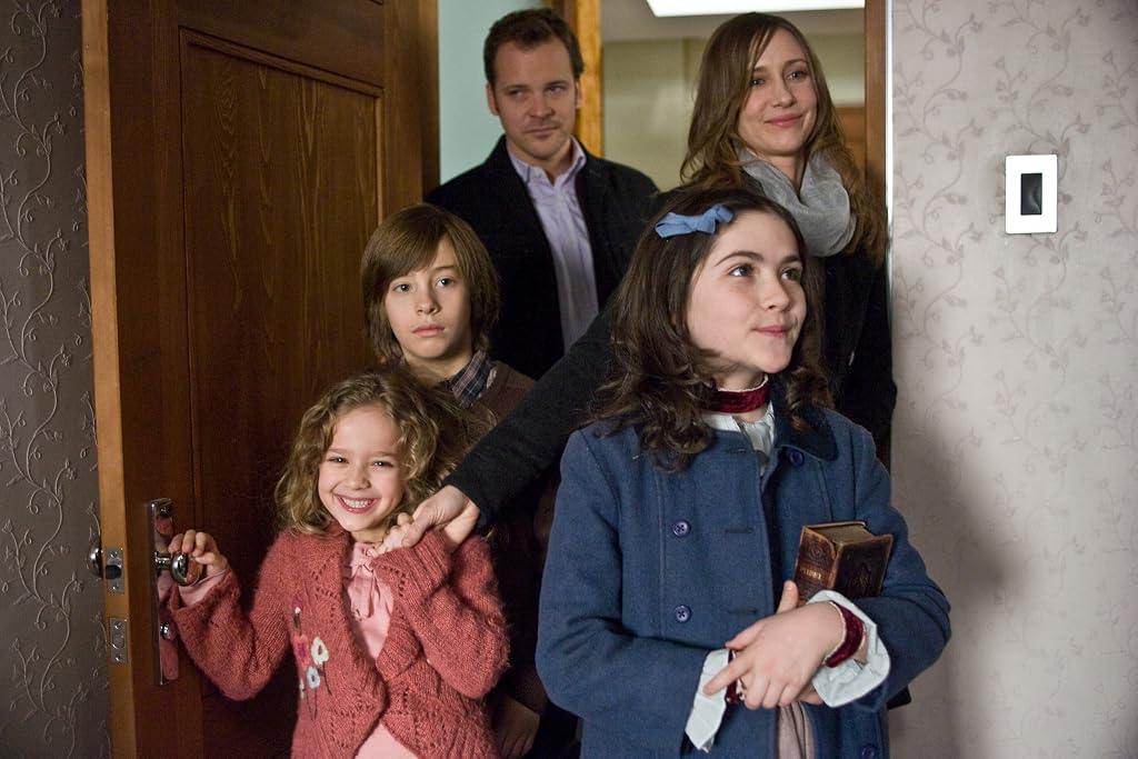 Vera Farmiga, Peter Sarsgaard, Jimmy Bennett, Isabelle Fuhrman et Aryana Engineer dans Esther (2009)