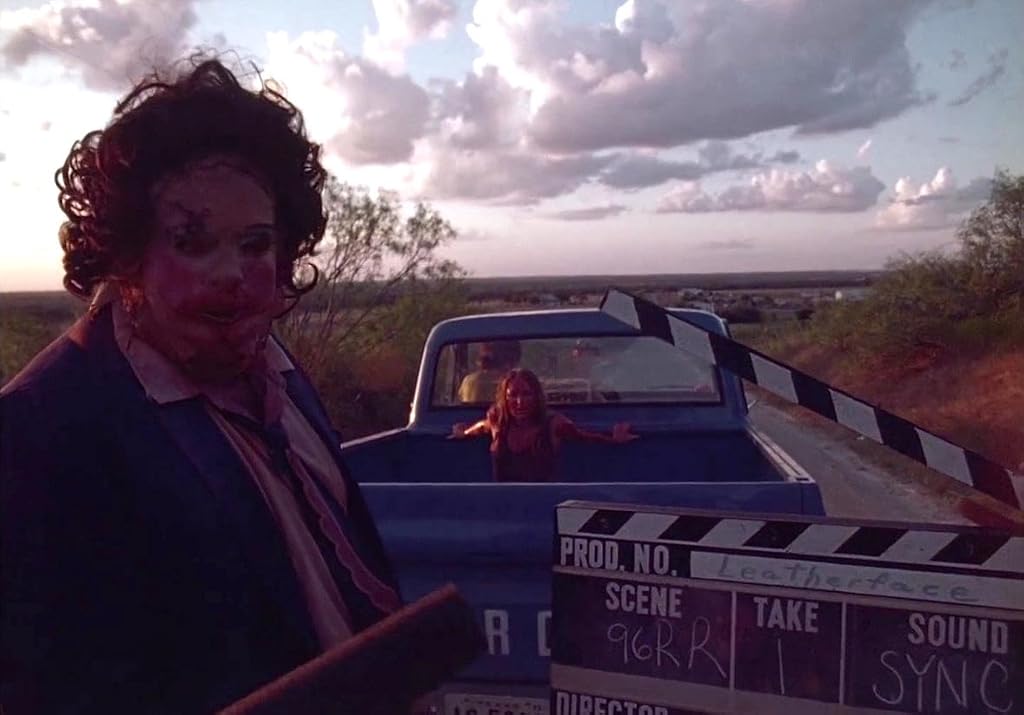 Marilyn Burns et Gunnar Hansen dans Massacre à la tronçonneuse (1974)