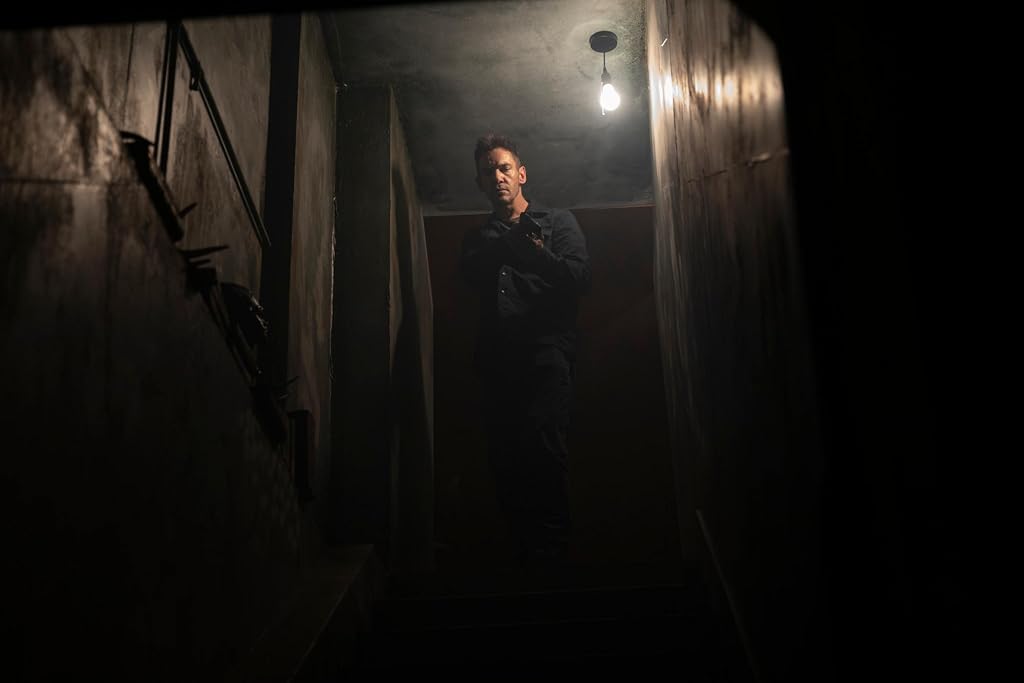 Jonathan Rhys Meyers dans The Room Below (2026)