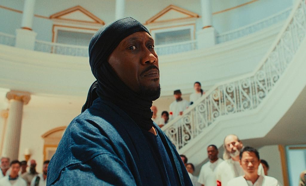 Mahershala Ali and Latif dans Your Mother Your Mother Your Mother (2026)