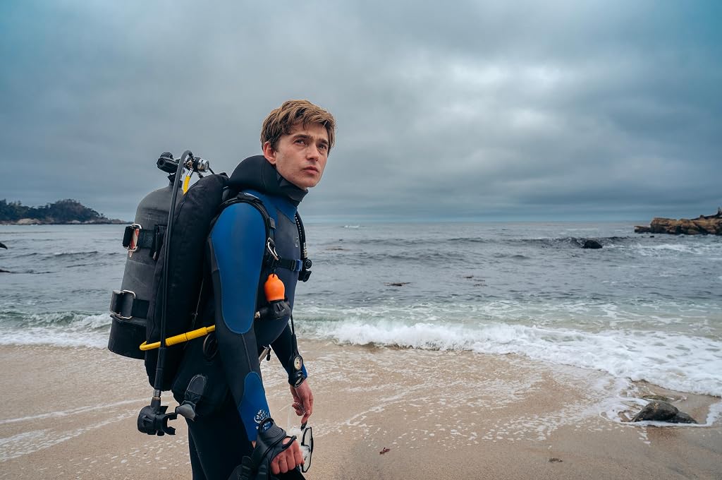 Austin Abrams dans Englouti (2026)