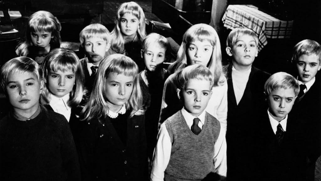 Linda Bateson, June Cowell, Carlo Cura, Howard Knight, Roger Malik, Mark Mileham, Peter Preidel, Lesley Scoble, Teri Scoble, Martin Stephens, Peter Taylor, Elizabeth Munden et John Kelly dans Le Village des damnés (1960)