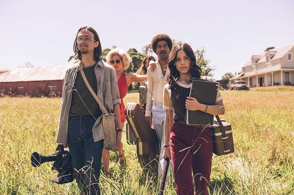 Brittany Snow, Kid Cudi, Owen Campbell, Jenna Ortega et Mia Goth dans X (2022)