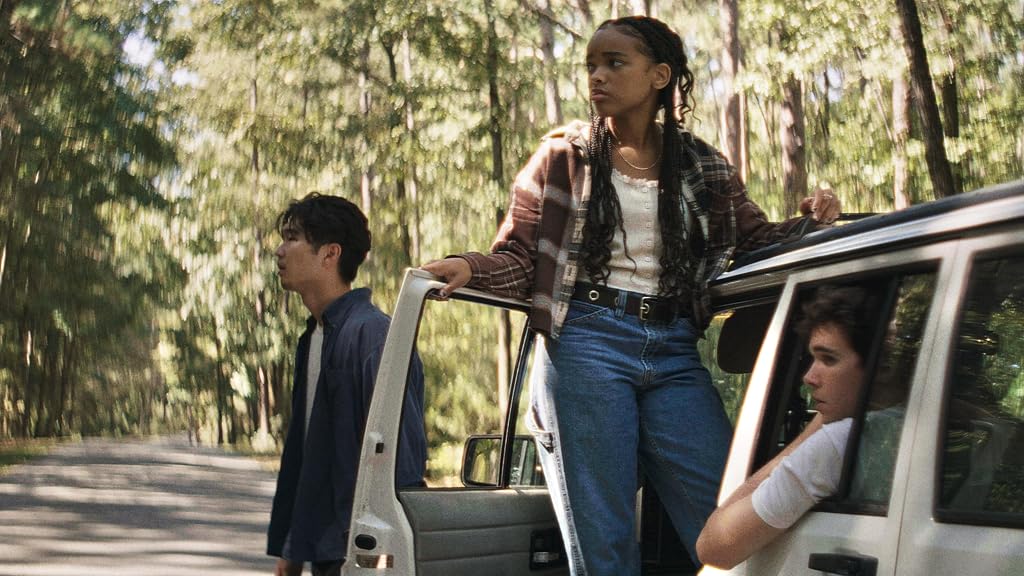 Phinehas Yoon, Akira Jackson et Noah Toth dans It Ends (2025)