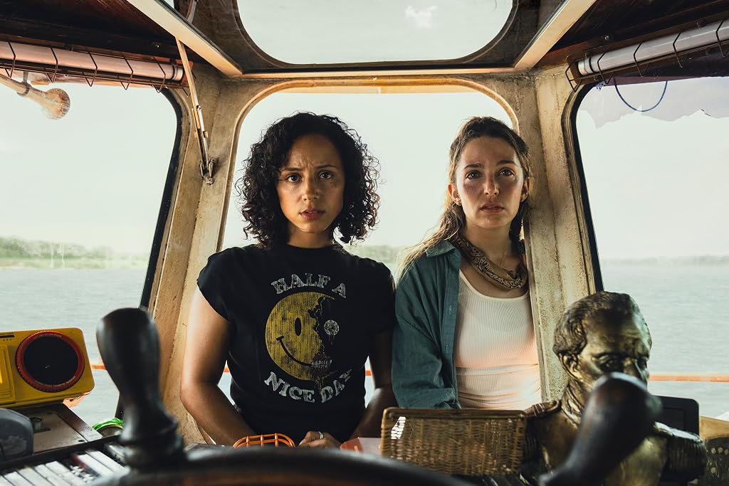 Jessica Rothe et Kiana Madeira dans Beware Boiúna (2026)