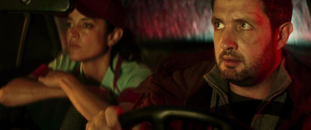Vimala Pons et Karim Leklou dans Vincent doit mourir (2023)
