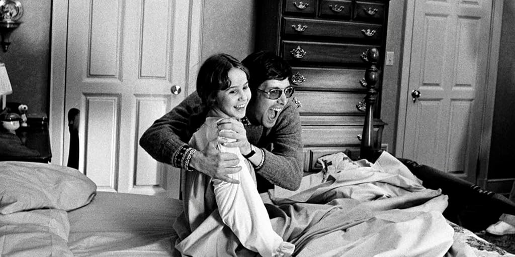 Linda Blair et William Friedkin dans L'Exorciste (1973)