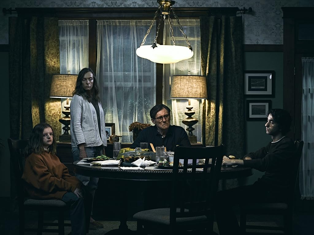 Gabriel Byrne, Toni Collette, Alex Wolff et Milly Shapiro dans Hérédité (2018)