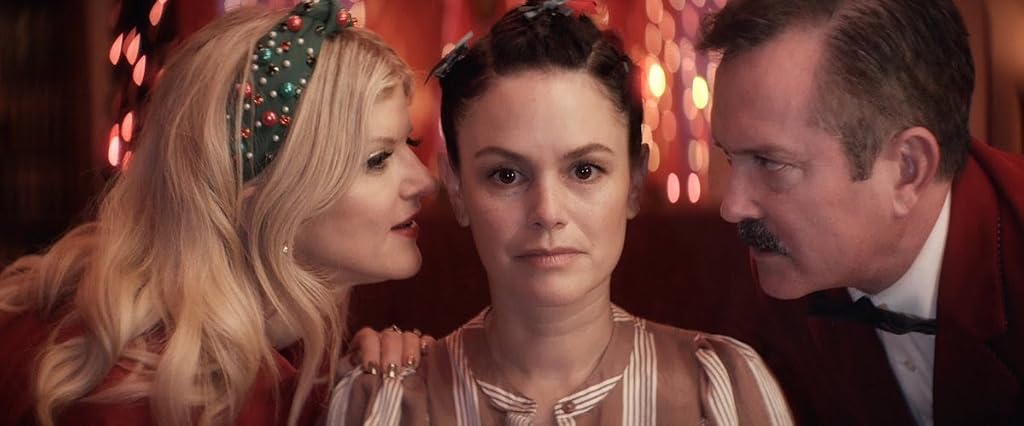 Thomas Lennon, Arden Myrin et Rachel Bilson dans Christmas at the Kringles (2026)