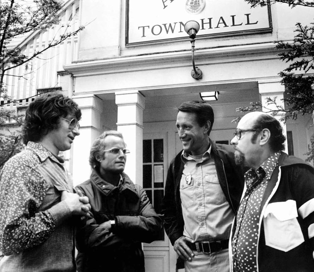 Steven Spielberg, Roy Scheider, Richard D. Zanuck et Simon van Collem dans Les Dents de la mer (1975)