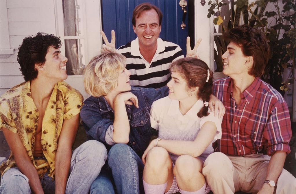 Wes Craven, Johnny Depp, Heather Langenkamp, ​​Jsu Garcia et Amanda Wyss dans Les griffes de la nuit (1984)