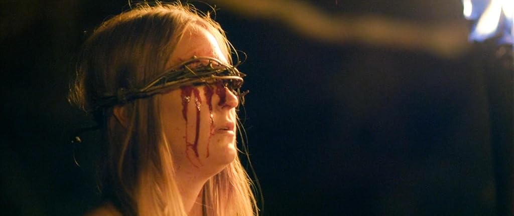 Lora Evans dans Kill List (2011)
