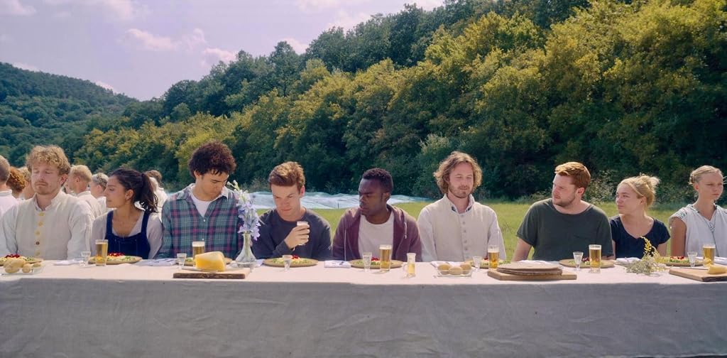 Henrik Norlén, Will Poulter, William Jackson Harper, Jack Reynor, Ellora Torchia, Archie Madekwe, Florence Pugh et Vilhelm Blomgren dans Midsommar (2019)