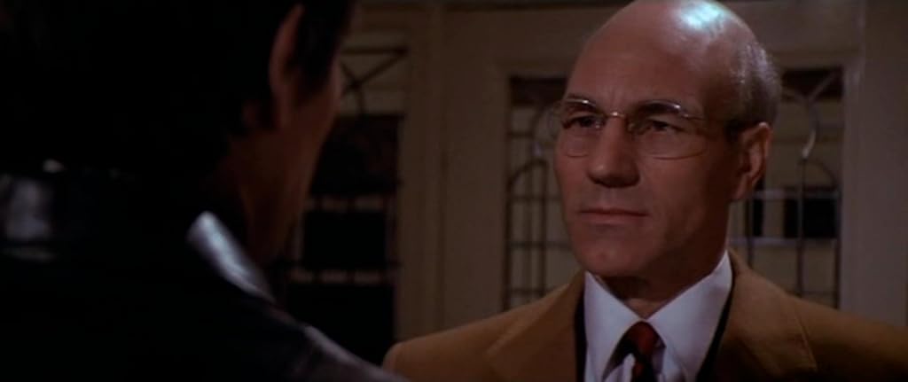 Patrick Stewart dans Lifeforce (1985)