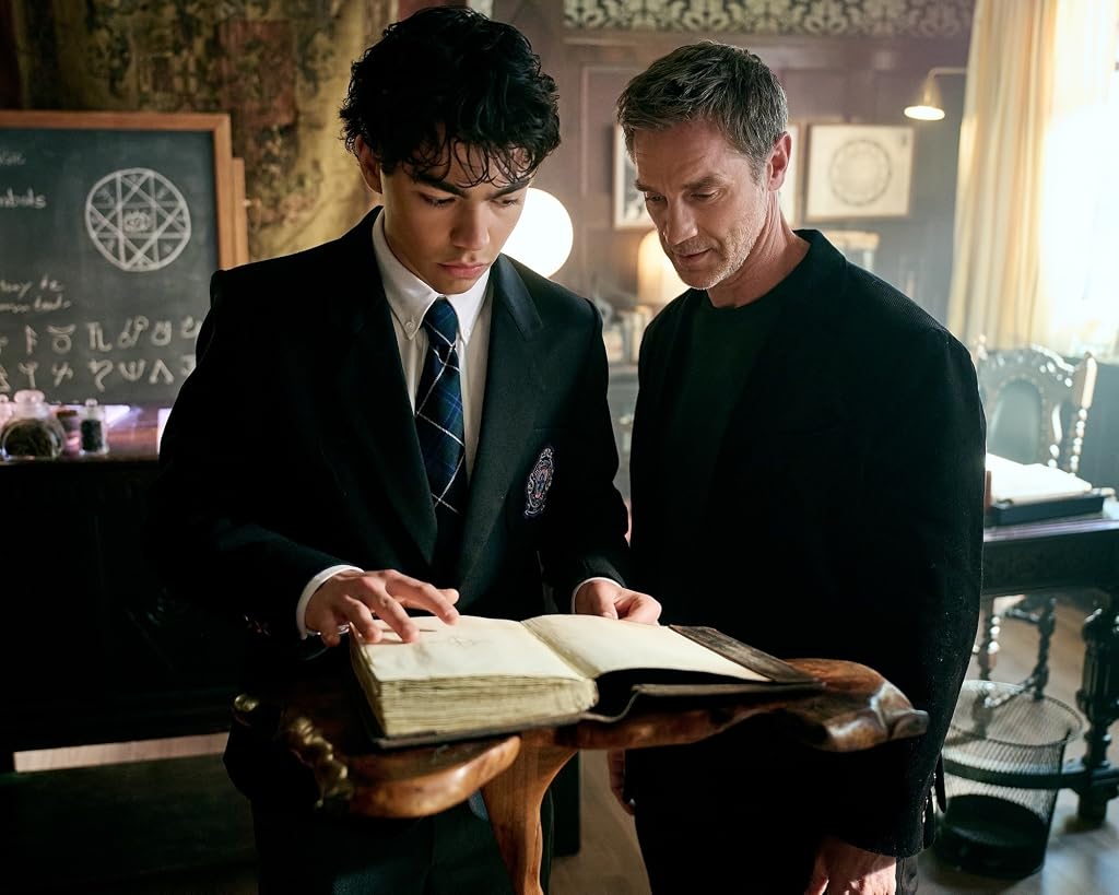 Devon Sawa et Malachi Barton dans Coven Academy (2026)
