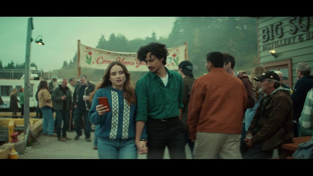 Ruby Stokes et Kaleb Horn dans Below (2026)